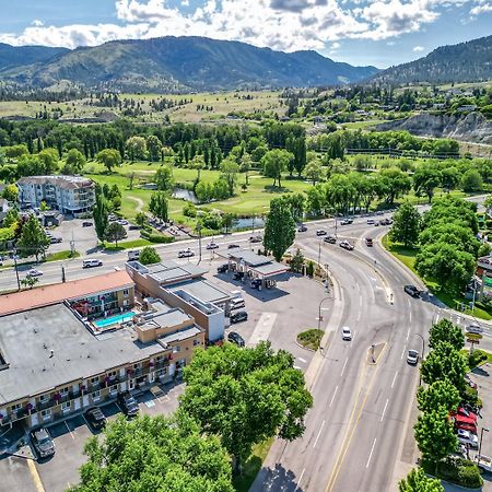 Sahara Courtyard Inn Penticton Kültér fotó