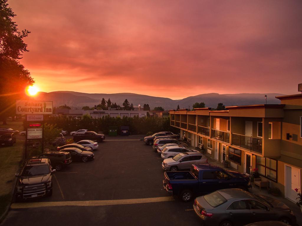 Sahara Courtyard Inn Penticton Kültér fotó