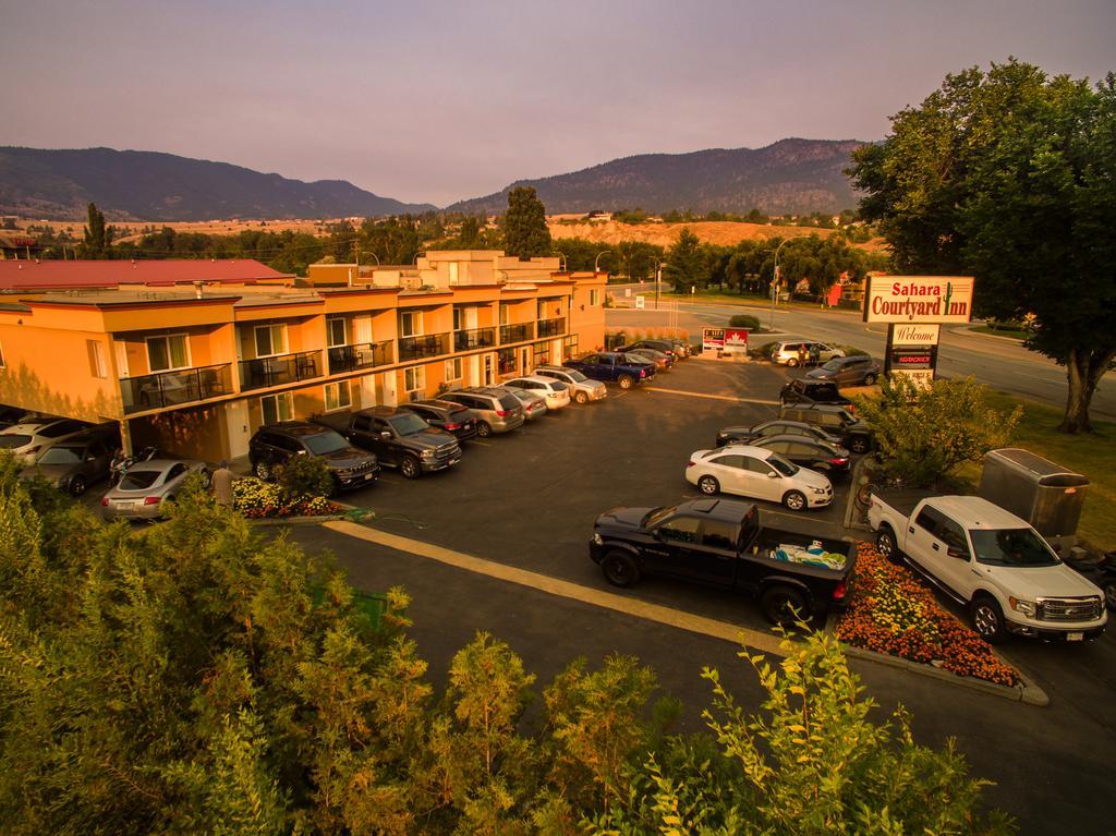 Sahara Courtyard Inn Penticton Kültér fotó