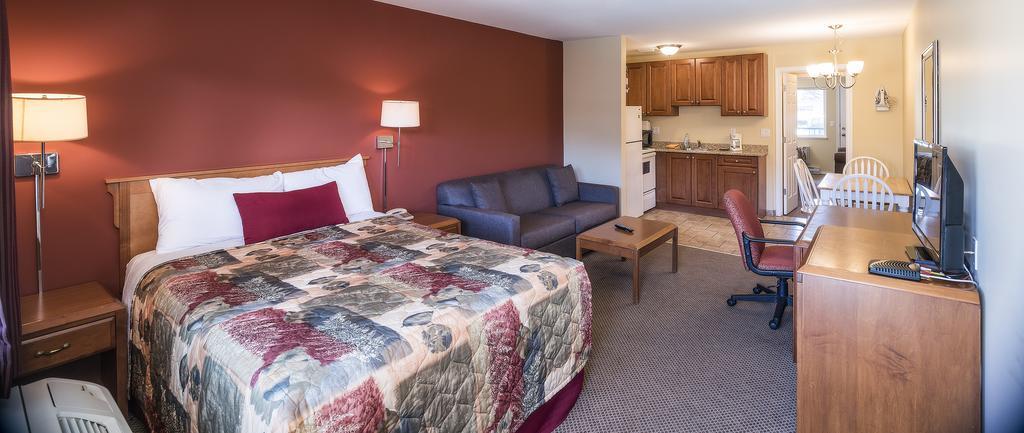 Sahara Courtyard Inn Penticton Kültér fotó